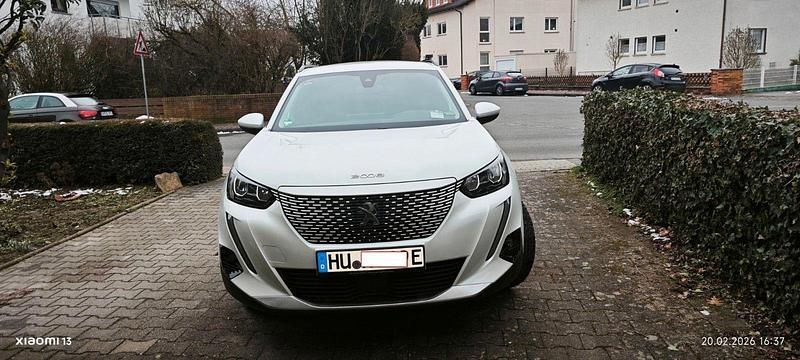 Gebraucht Peugeot 2008 Allure 100 kW (136 PS) 2021 Weiß SUV