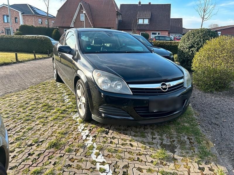 Second-hand Opel Astra 105 CP (77 kW) 2005 Negru Coupe