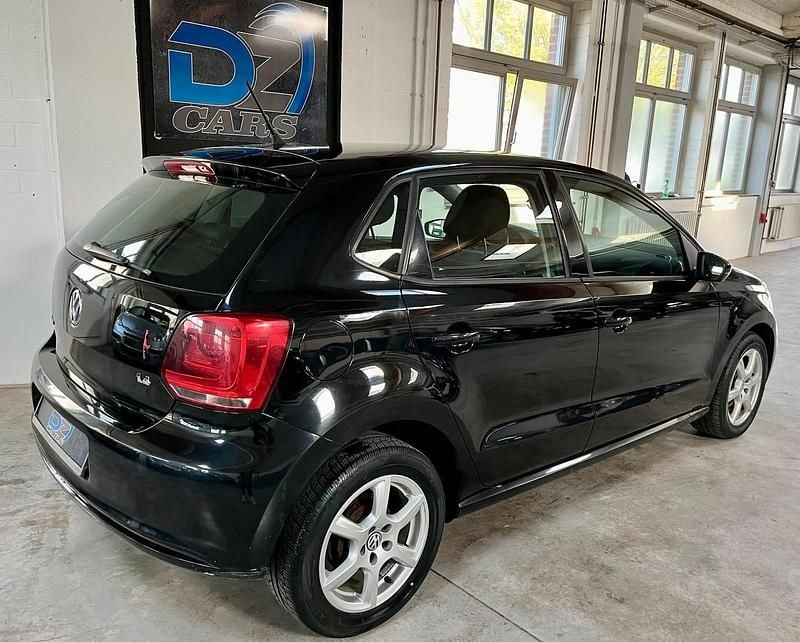 Second-hand VW Polo Black Edition 86 CP (63 kW) 2011 Negru Hatchback