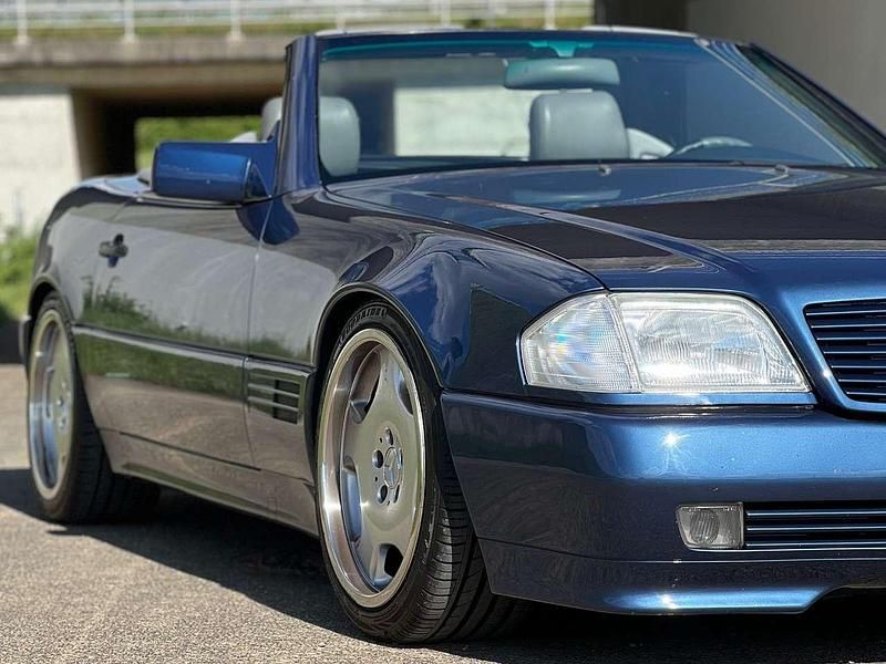 Blau Gebraucht 1989 Mercedes SL300 Cabrio | 16.499 € - Bild 1/4