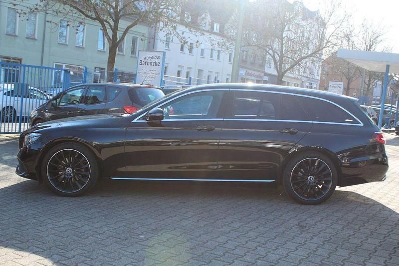 Second-hand Mercedes E220 194 CP (142 kW) 2018 Negru Berlinǎ