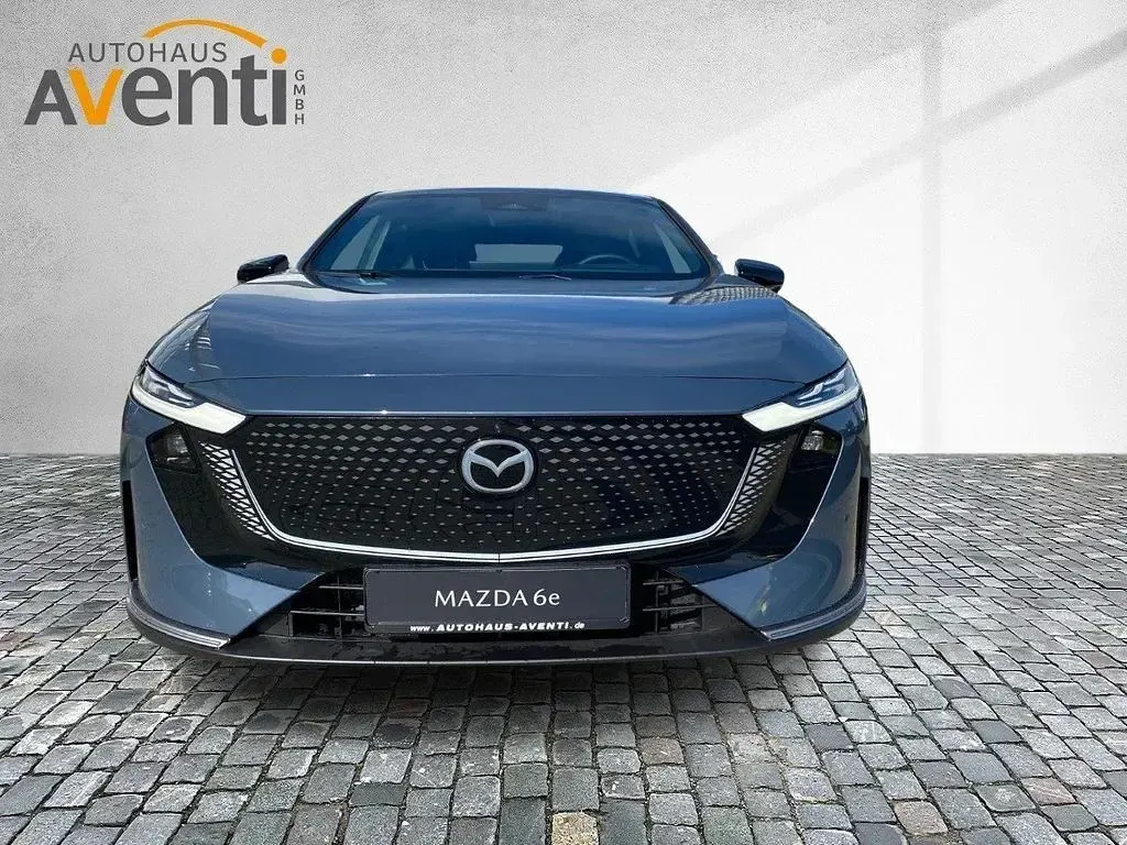 Neu Mazda 6e Takumi-Line 189 kW (258 PS) 2026 Grau Limousine