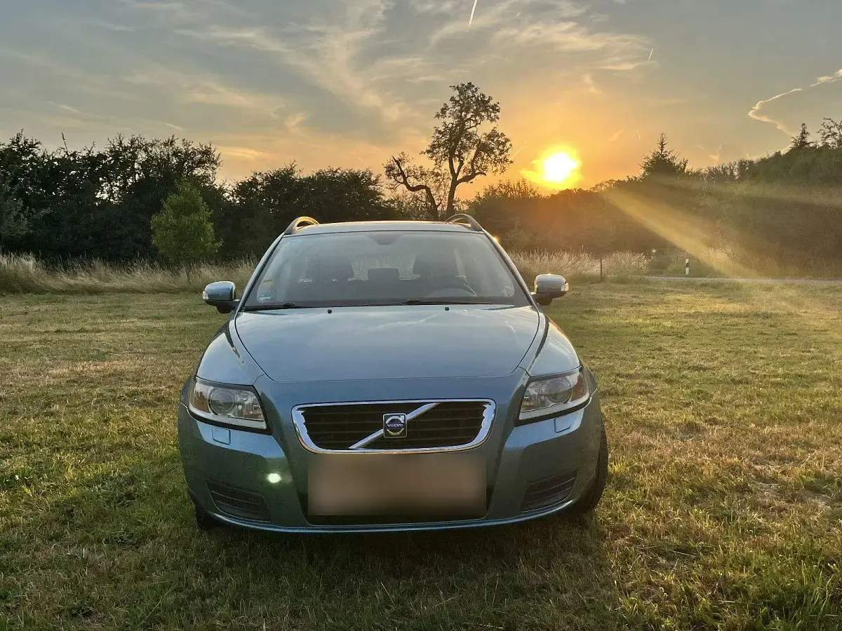 Gebraucht Volvo V50 Kinetic 114 PS (83 kW) 2009 Blau Kombi