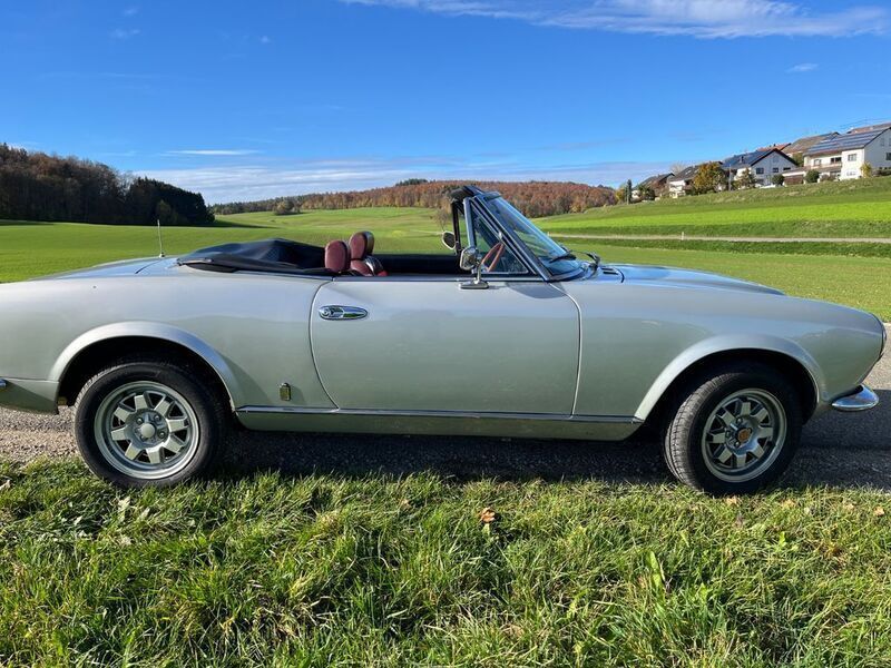 Silber Gebraucht 1982 Fiat 124 Spider Cabrio | 17.999 € - Bild 1/4