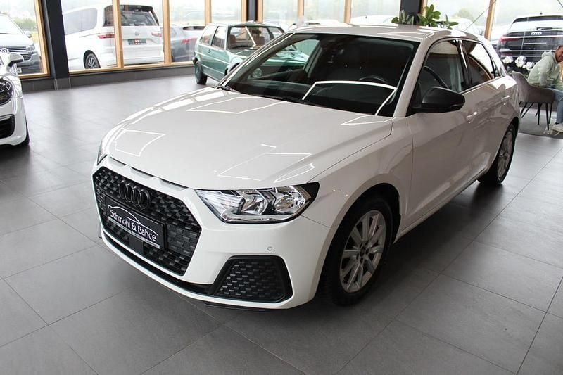 Weiß Gebraucht 2021 Audi A1 Sportback Kleinwagen | 16.990 € (Fairer Preis) - Bild 1/4