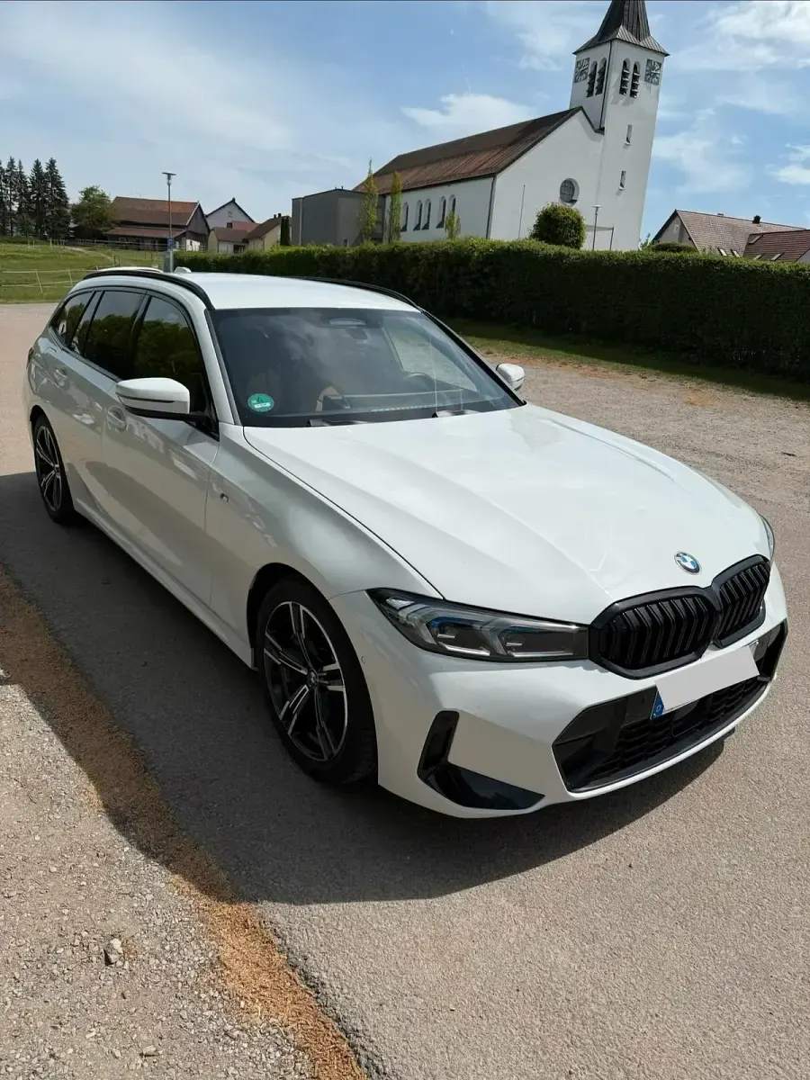 Gebraucht BMW 320 M Sport 190 PS (139 kW) 2024 Weiß Kombi