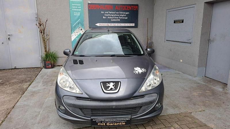 Gebraucht Peugeot 206 Basis 75 PS (55 kW) 2010 Schwarz Limousine