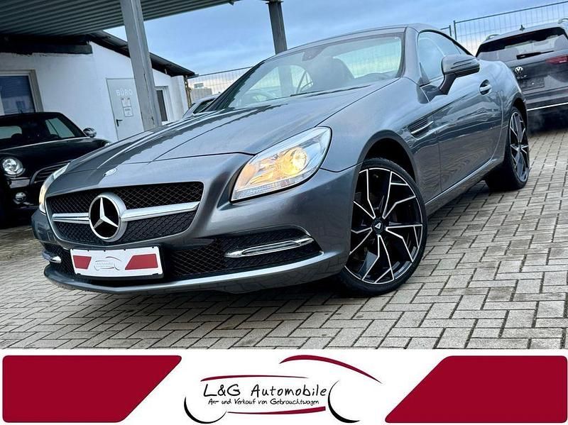 Grau Gebraucht 2015 Mercedes SLK200 Cabrio | 18.490 € (Guter Preis) - Bild 1/4