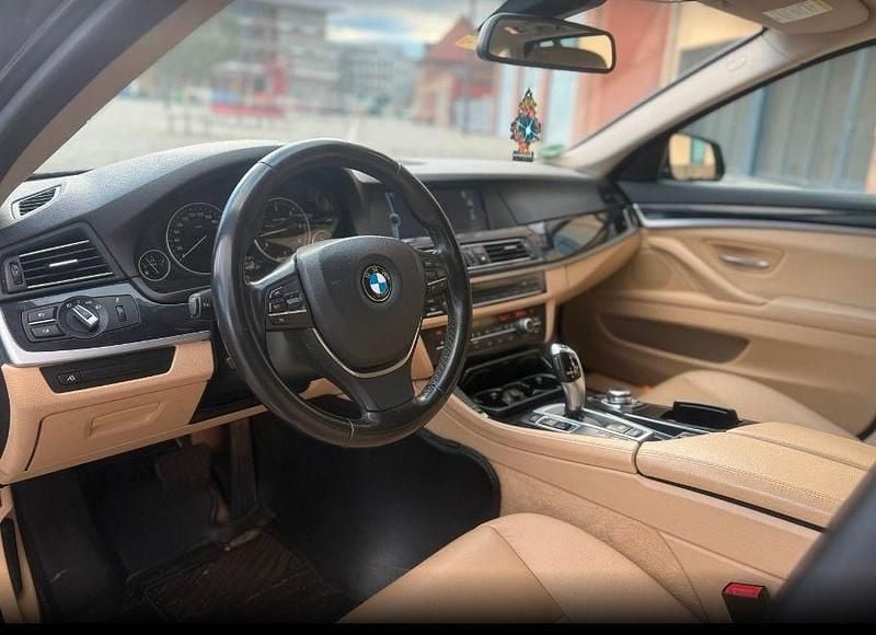 Second-hand BMW 530 258 CP (189 kW) 2012 Albastru Break