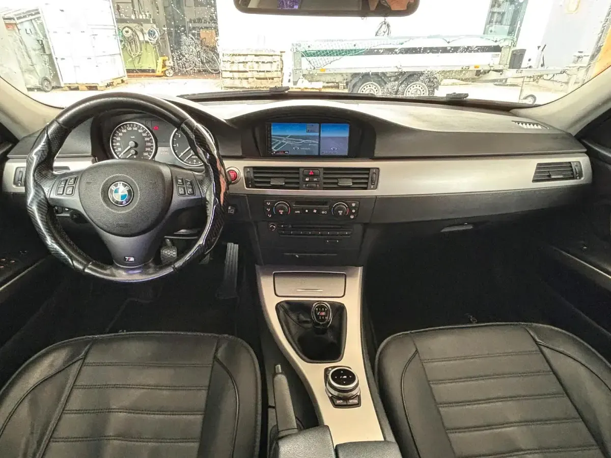 Gebraucht BMW 320 129 PS (94 kW) 2006 Schwarz Limousine
