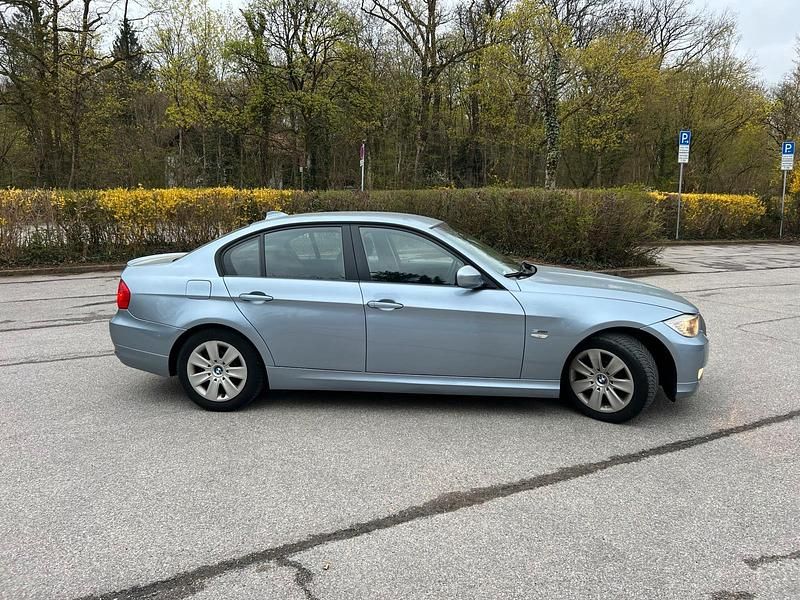 Używany BMW 320 170 KM (125 kW) 2009 Sedan/Limuzyna