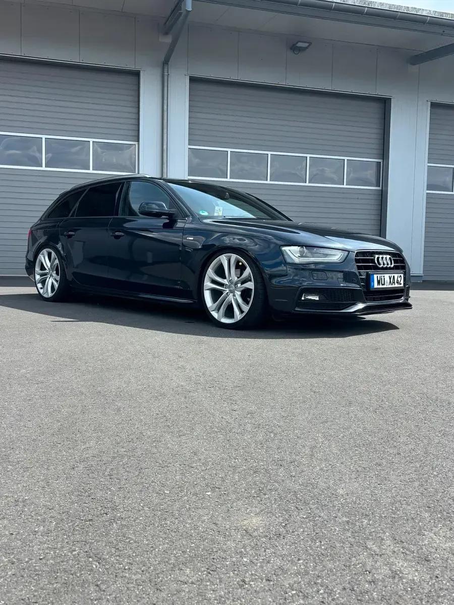 Gebraucht Audi A4 S-Line 177 PS (130 kW) 2012 Blau Kombi