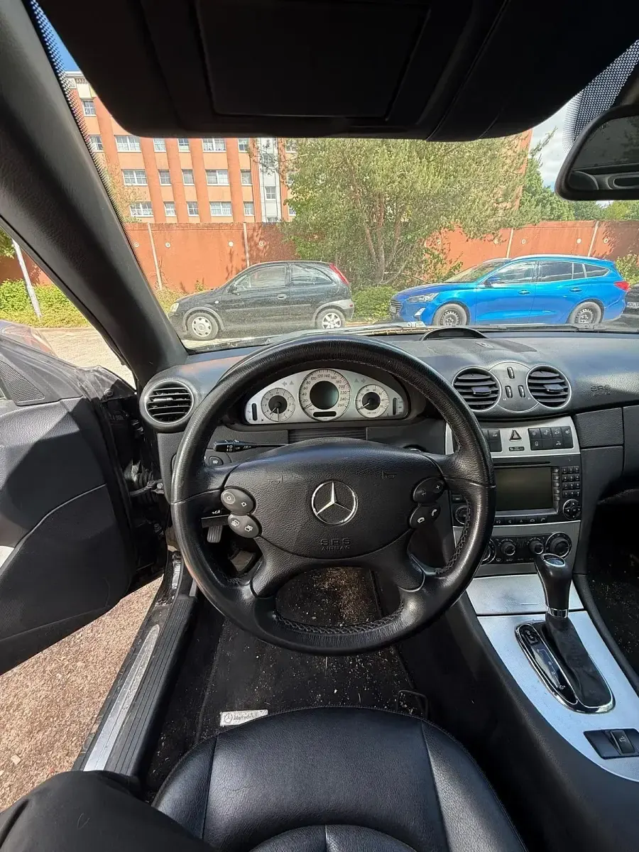 Gebraucht Mercedes CLK200 Avantgarde 185 PS (136 kW) 2009 Schwarz Cabrio