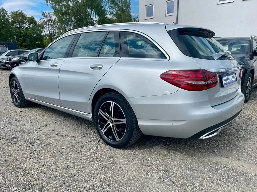 Gebraucht Mercedes C220 194 PS (142 kW) 2019 Silber Limousine