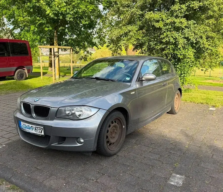 Gebraucht BMW 118 M Performance 143 PS (105 kW) 2009 Grau Kleinwagen
