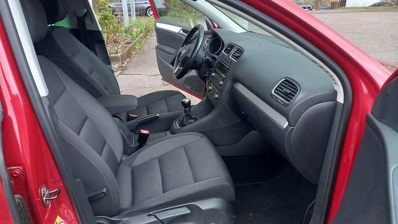 Gebraucht VW Golf VI Team 122 PS (89 kW) 2010 Rot Kleinwagen