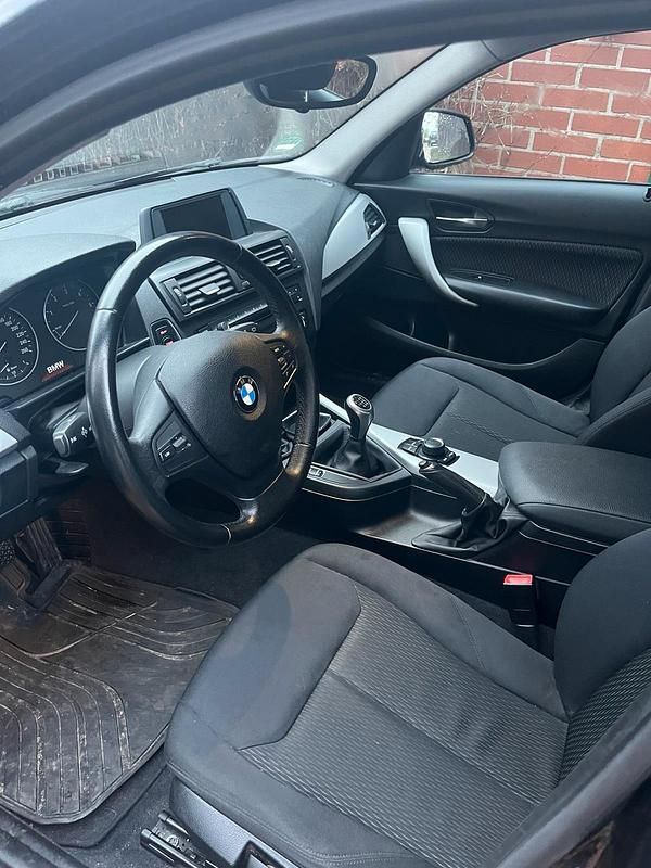 Gebraucht BMW 118 143 PS (105 kW) 2013 Schwarz Kleinwagen