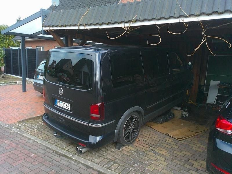 Gebraucht VW T5 Highline 174 PS (127 kW) 2008 Schwarz Van