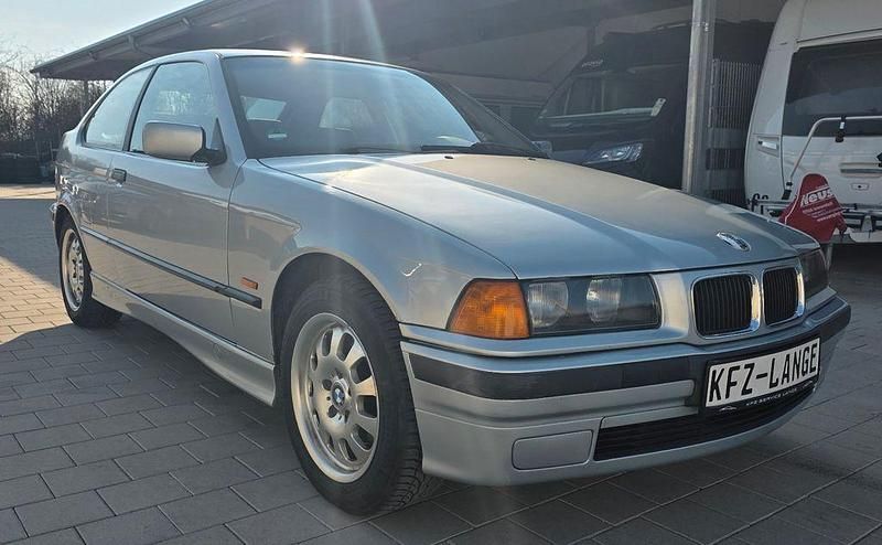 Gebraucht BMW 316 102 PS (75 kW) 1997 Silber Limousine
