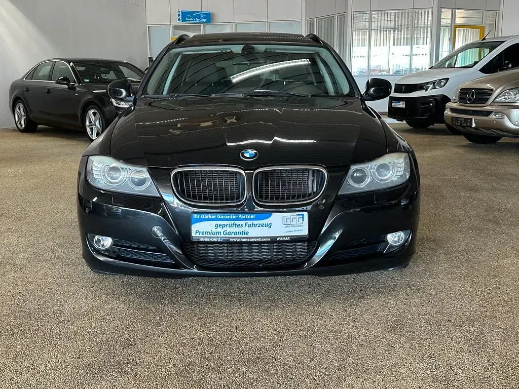 Gebraucht BMW 320 Sport Line 184 PS (135 kW) 2011 Schwarz Limousine