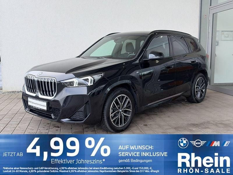 Saphirschwarz metallic Gebraucht 2025 BMW X1 M Sport SUV | 38.645 € (Superpreis) - Bild 1/4