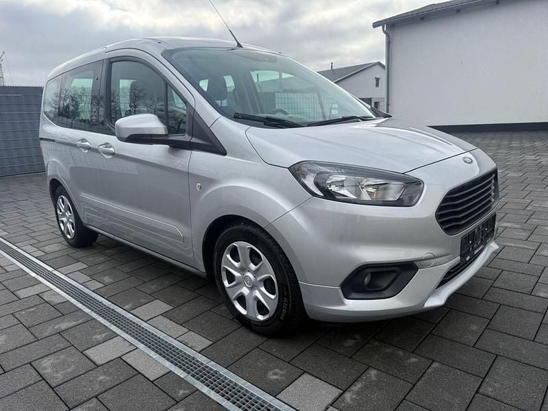 Gebraucht Ford Tourneo Courier Trend 75 PS (55 kW) 2020 Silber Van / Kleinbus