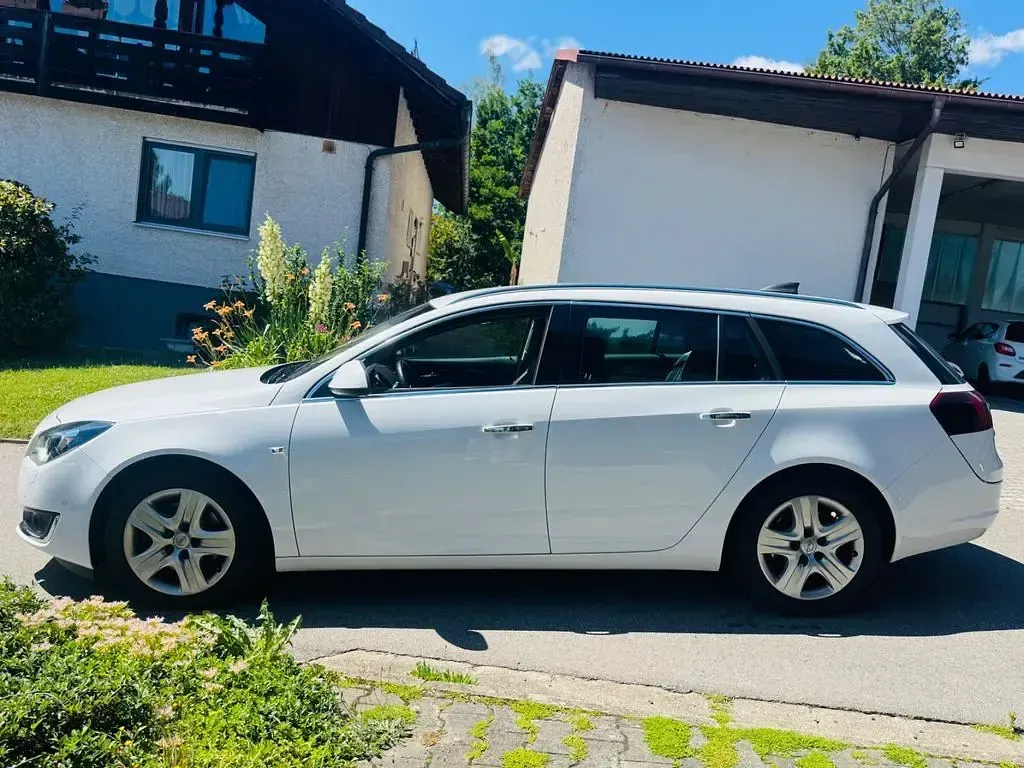 Gebraucht Opel Insignia Business Innovation 170 PS (125 kW) 2016 Schneeweiss/olympic/summit whi Kombi