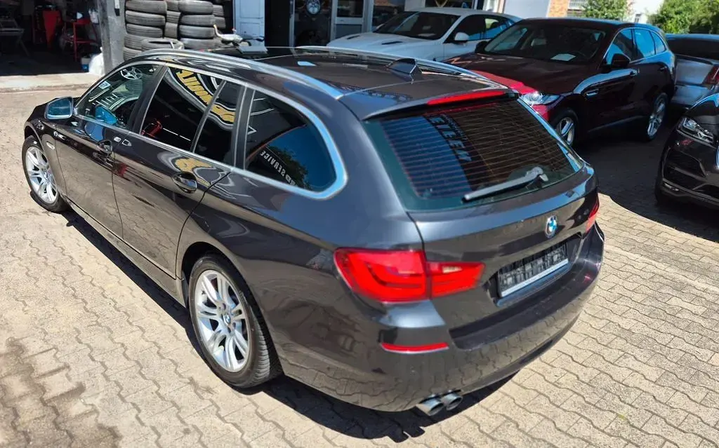 Gebraucht BMW 528 245 PS (180 kW) 2012 Sophistograu brillanteffekt me Kombi