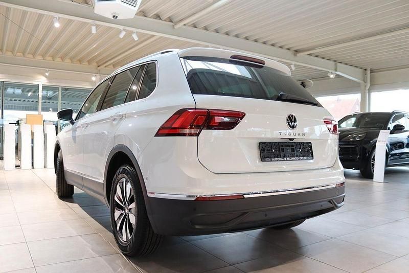 Gebraucht VW Tiguan Move 150 PS (110 kW) 2024 Weiß SUV