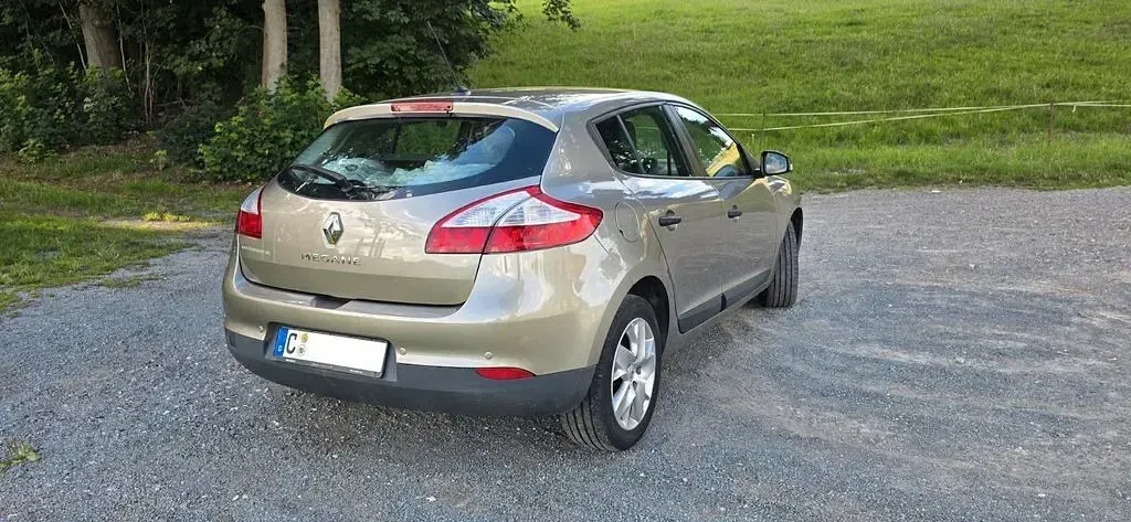 Gebraucht Renault Mégane III 101 PS (74 kW) 2012 Silber Limousine