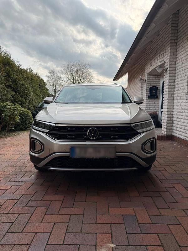 Gebraucht VW T-Roc Move 150 PS (110 kW) 2023 Silber SUV