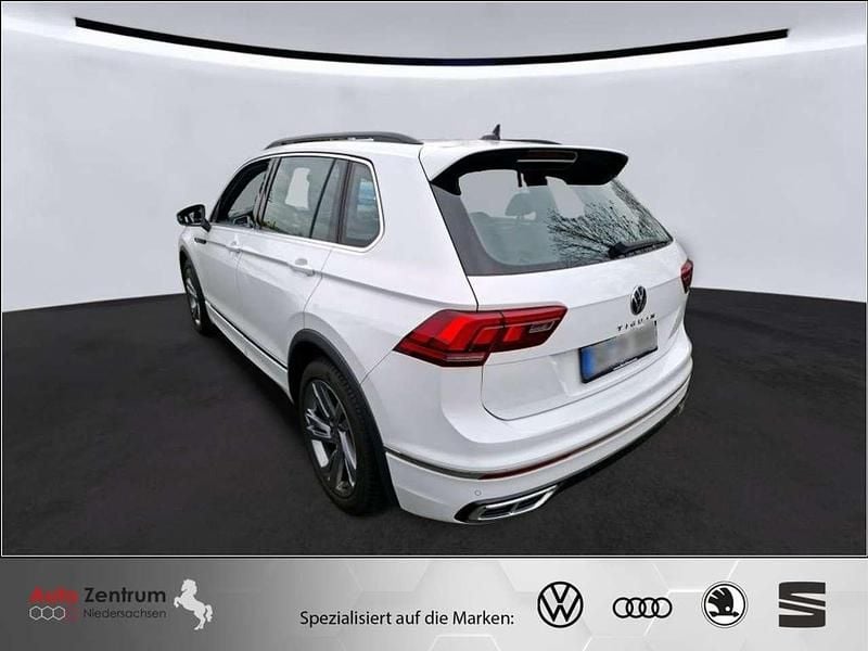 Gebraucht VW Tiguan R-line 150 PS (110 kW) 2024 Pure white SUV