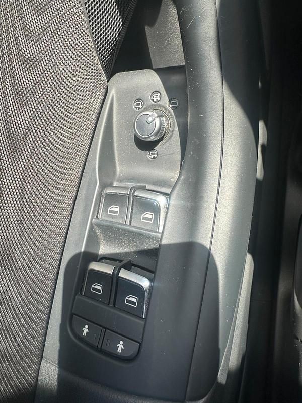 Grau Gebraucht 2018 Audi Q3 SUV | 24.000 € (Superpreis) - Bild 1/4