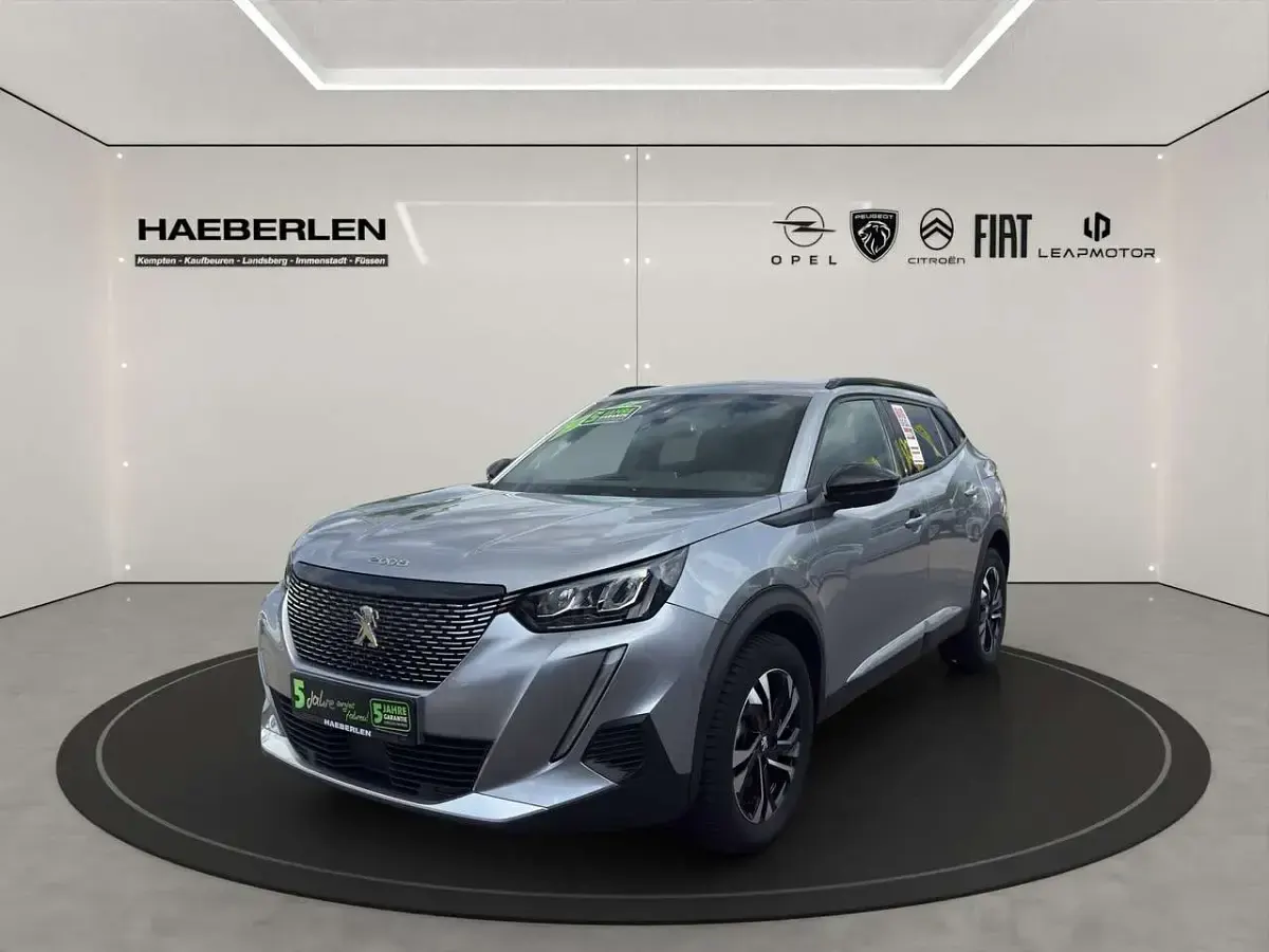 Gebraucht Peugeot 2008 Allure 131 PS (96 kW) 2023 Grau SUV