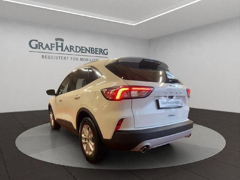 Gebraucht Ford Kuga Titanium 150 PS (110 kW) 2021 Weiß SUV