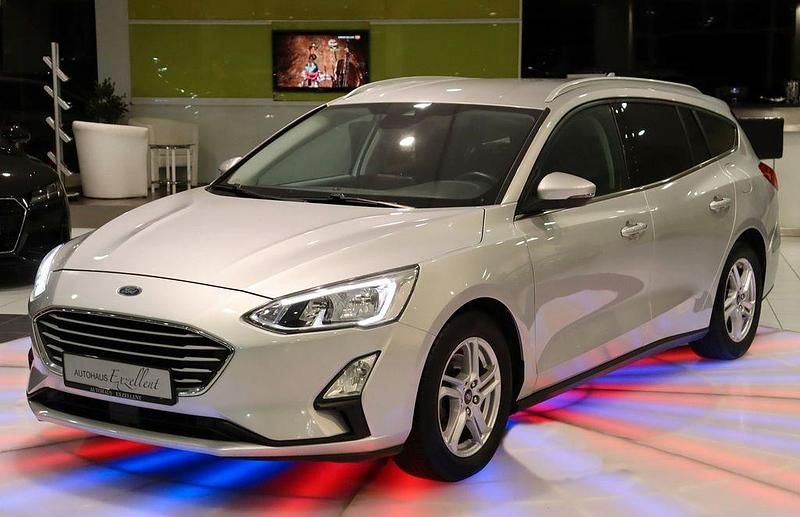 Gebraucht Ford Focus Cool & Connect 125 PS (91 kW) 2019 Other Kombi