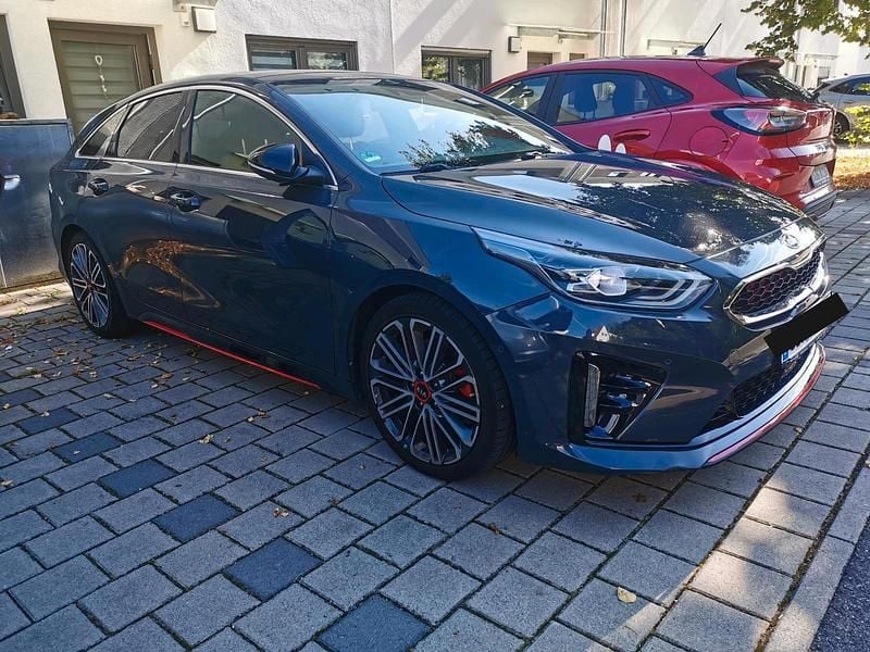 Grau Gebraucht 2019 Kia ProCeed GT Kleinwagen | 20.500 € (Fairer Preis) - Bild 1/4