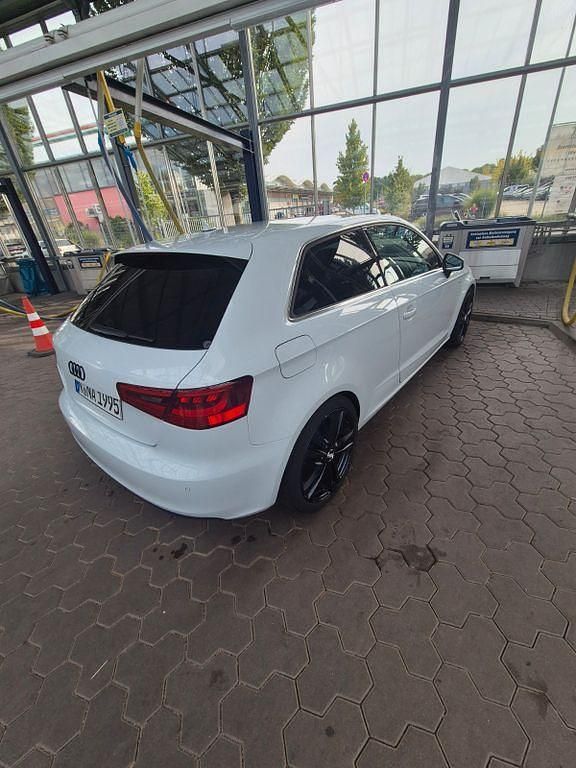 Gebraucht Audi A3 Ambiente 150 PS (110 kW) 2015 Weiß Limousine