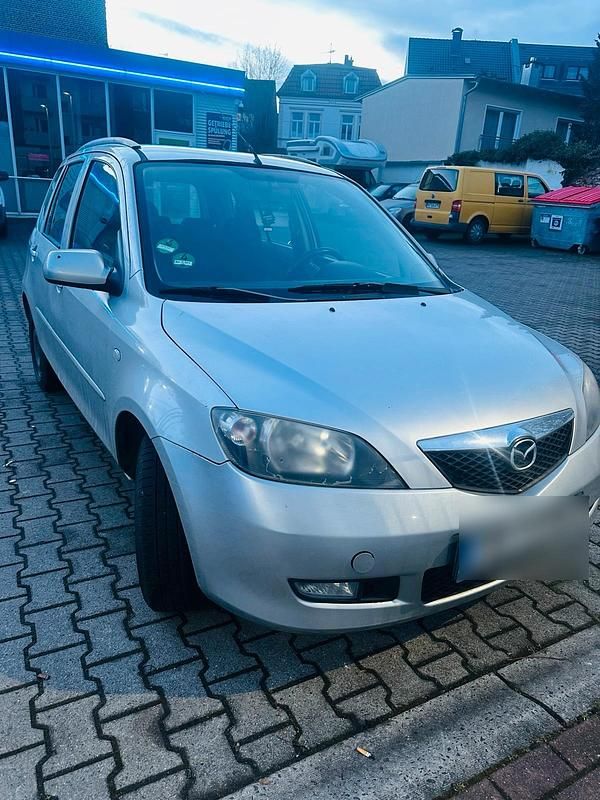 Second-hand Mazda 2 80 CP (58 kW) 2004 Argintiu Hatchback