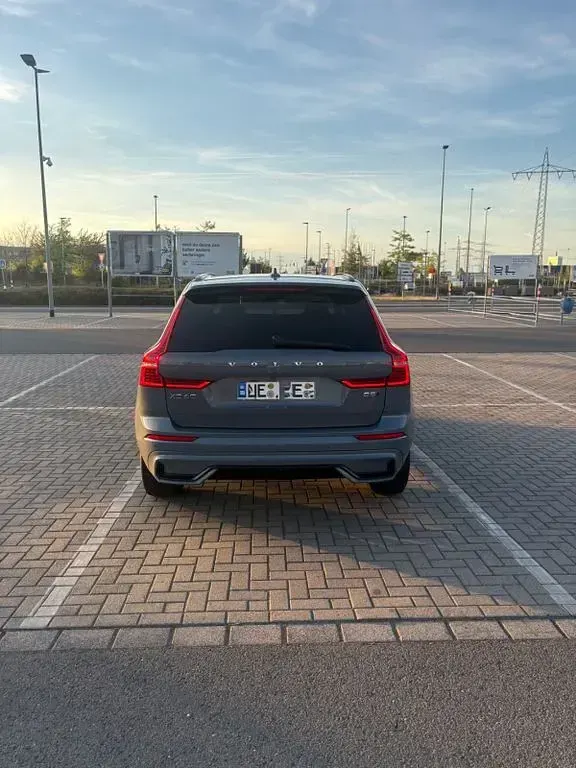 Gebraucht Volvo XC60 Ultimate 235 PS (172 kW) 2022 Grau SUV