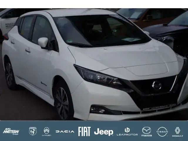 Weiß Gebraucht 2018 Nissan Leaf Acenta Kleinwagen | 16.989 € (Guter Preis) - Bild 1/4