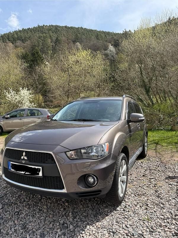 Gebraucht Mitsubishi Outlander 170 PS (125 kW) 2010 Gold SUV