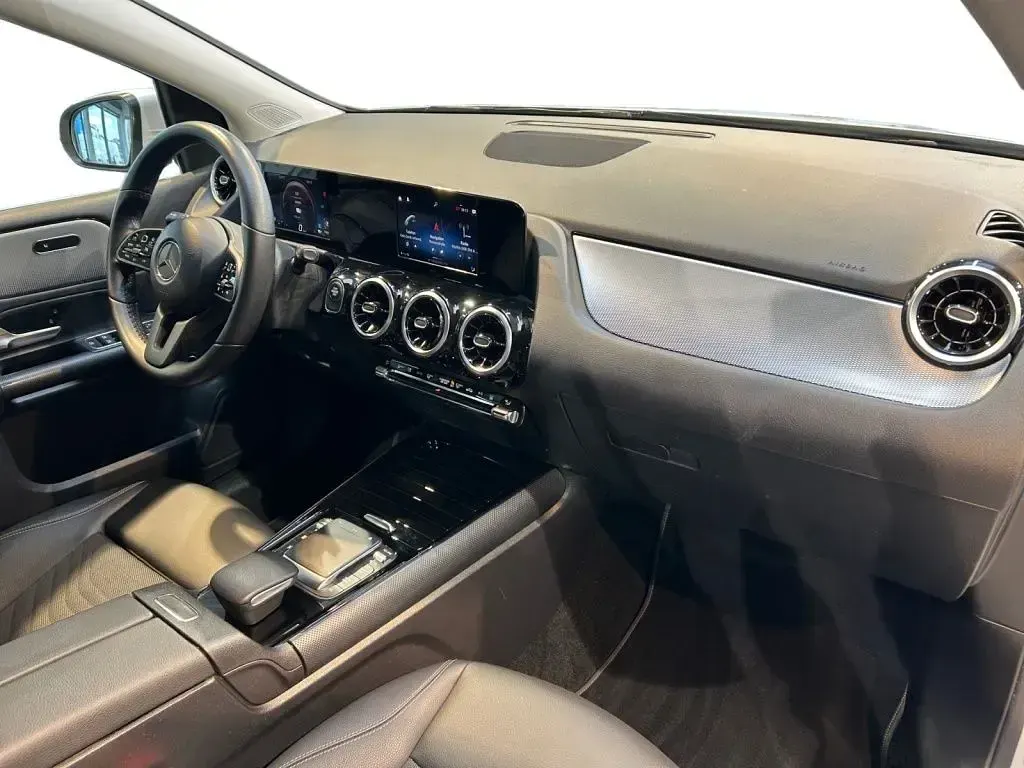 Używany Mercedes E250 Style 160 KM (117 kW) 2022 Biały Sedan/Limuzyna