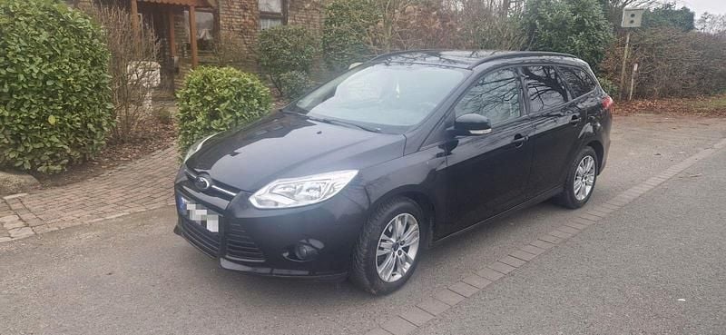 Gebraucht Ford Focus 125 PS (91 kW) 2013 Schwarz Kombi