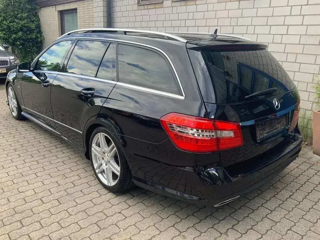 Gebraucht Mercedes E350 AMG 231 PS (169 kW) 2009 Schwarz Limousine