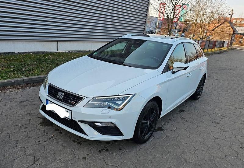 Weiß Gebraucht 2020 Seat Leon ST FR Kombi | 13.800 € (Fairer Preis) - Bild 1/4