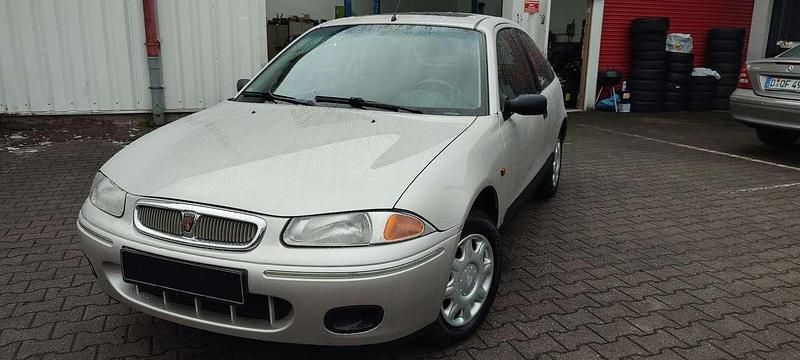 Silbergrau Gebraucht 1999 Rover 214 Limousine | 699 € - Bild 1/4