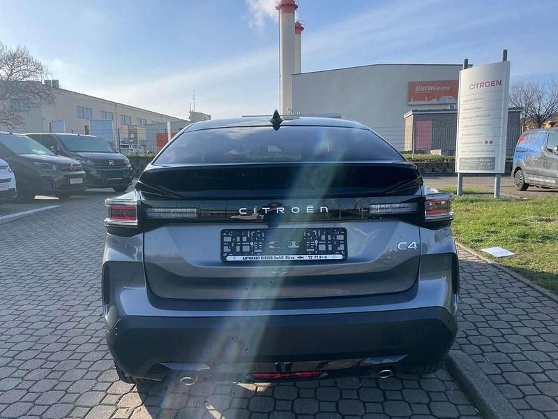 Neu Citroën C4 131 PS (96 kW) 2025 Grau Limousine