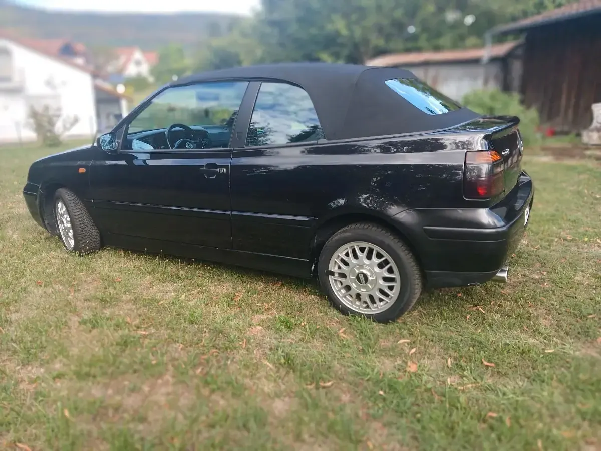 Gebraucht VW Golf Cabriolet 75 PS (55 kW) 1998 Schwarz Cabrio