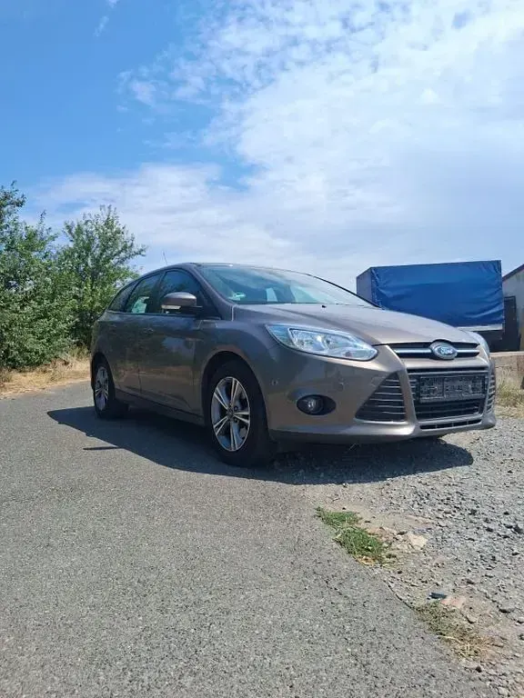 Gebraucht Ford Focus Trend 150 PS (110 kW) 2014 Braun Limousine